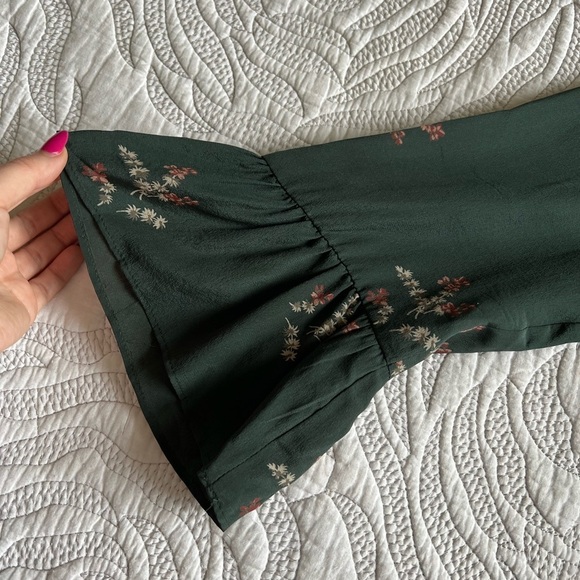 Madewell - Silk Tie-Neck Dress in Wild Botanic - Picture 9 of 10